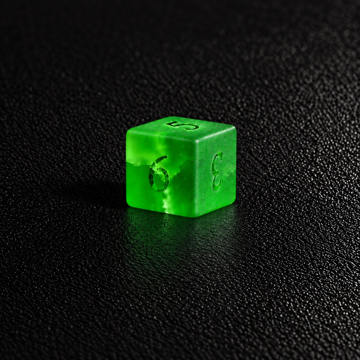 Verdant Rift Sigil-Gemstone Dice Set – D6 close-up