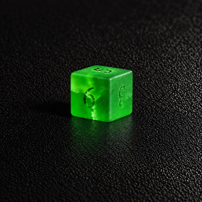 Verdant Rift Sigil-Gemstone Dice Set – D6 close-up