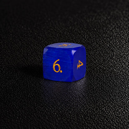 Sapphire Dragon Scale-Gemstone Dice Set – D6 close-up