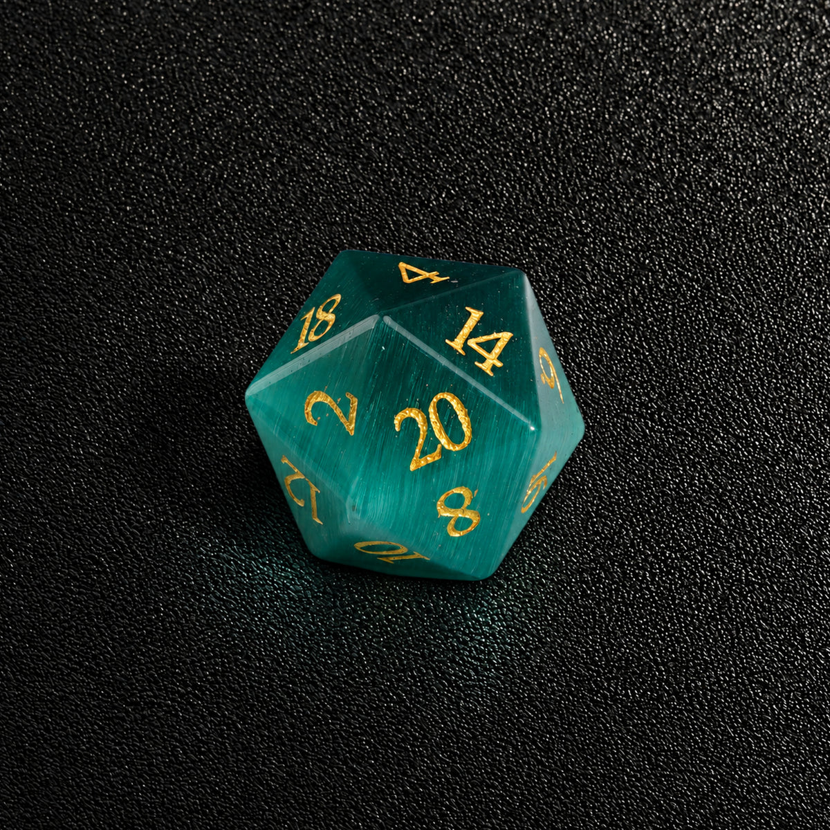 Deepwood Mystic Eye-Gemstone Dice Set – D20 close-up