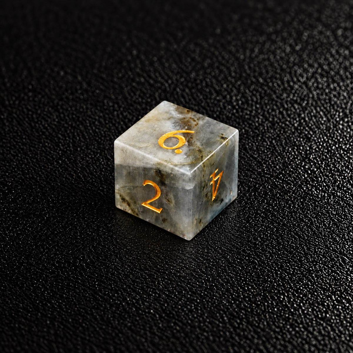 Pale Moon Prophecy-Gemstone Dice Set – D6 close-up