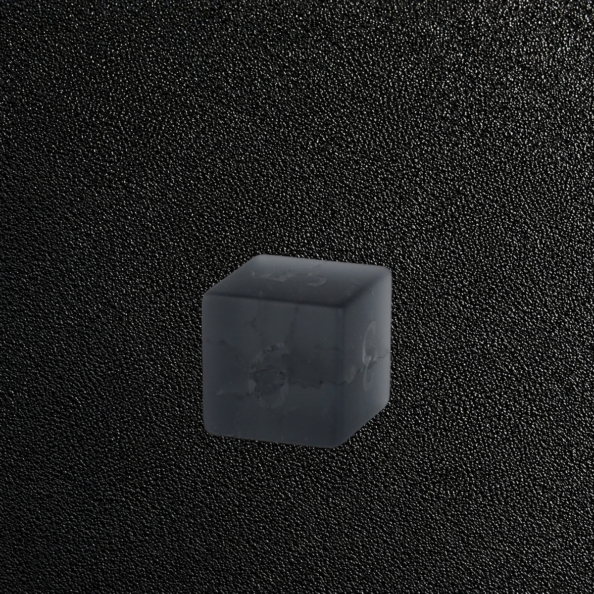 Ashen Rift Pact-Gemstone Dice Set – D6 close-up