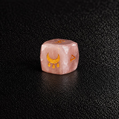 Nile Moon Blessing-Gemstone Dice Set – D6 close-up