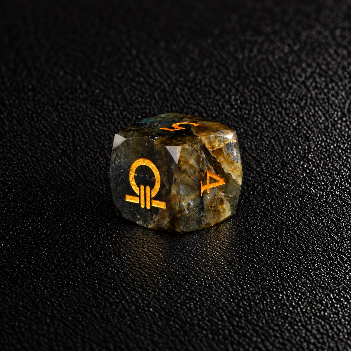 Astral Order Ring-Gemstone Dice Set – D6 close-up