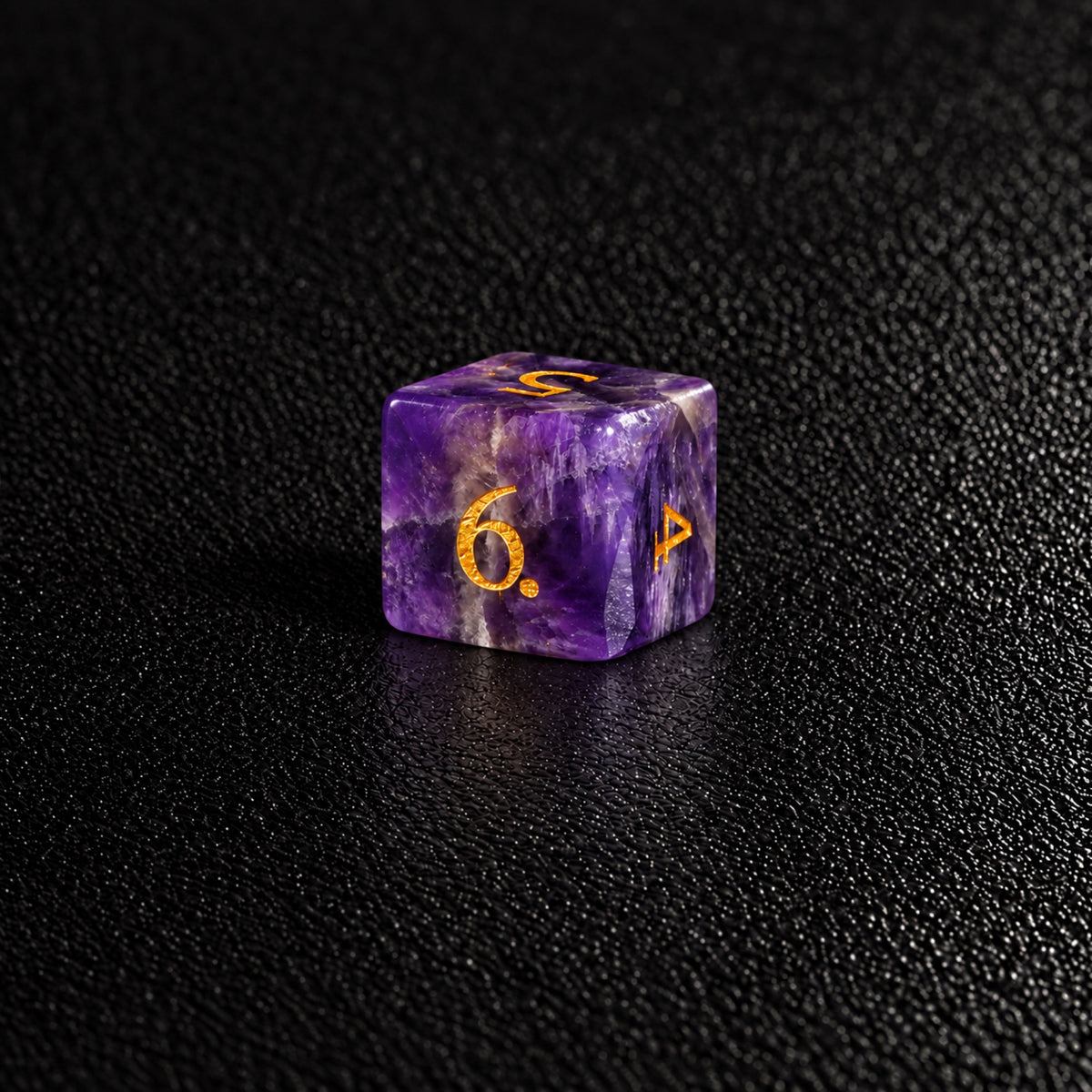 Violet Crown Prophecy-Gemstone Dice Set – D6 close-up