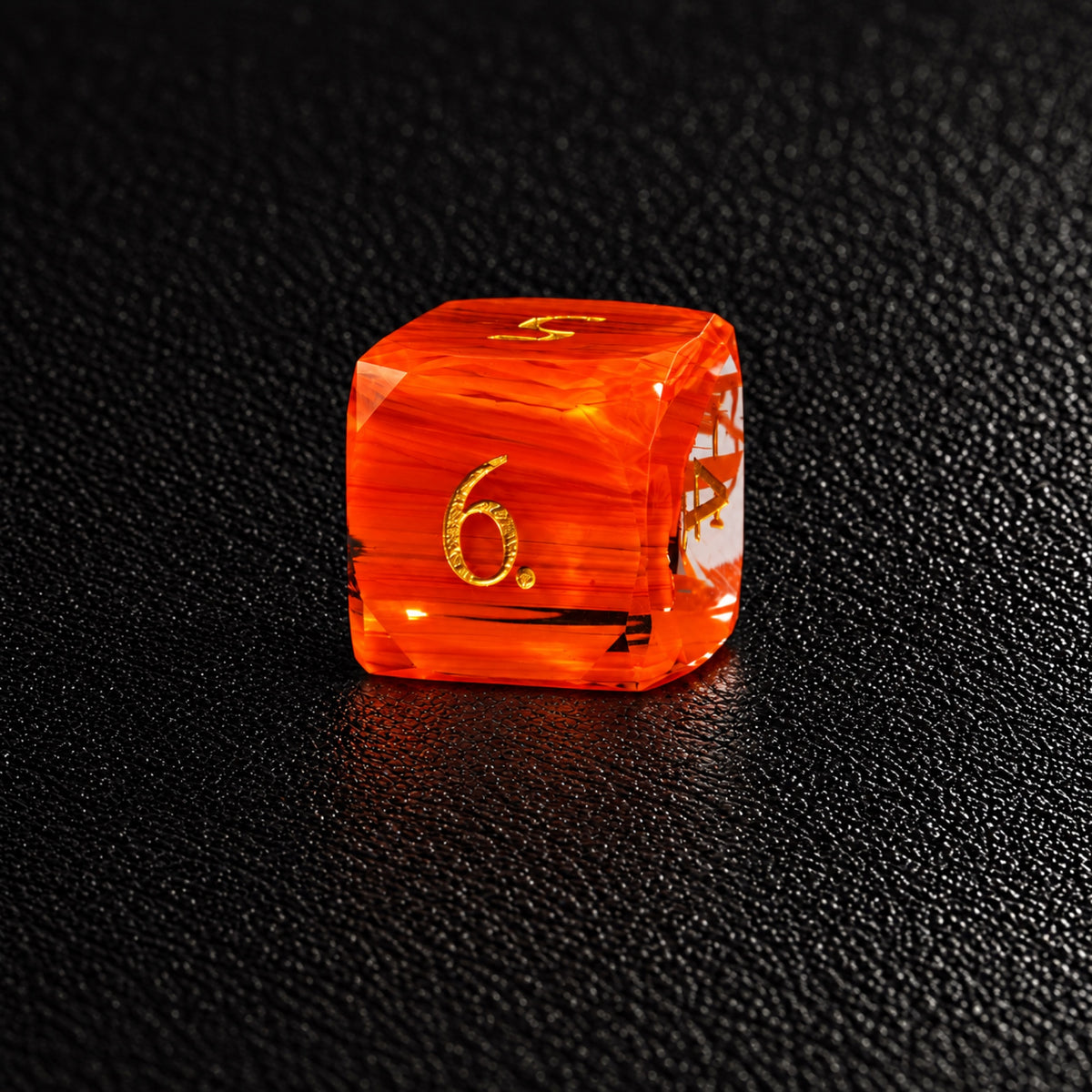 Aurora Ember Veil-Gemstone Dice Set – D6 close-up