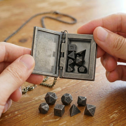 Geloho dice set necklace Eldritch Eye Dice Necklace