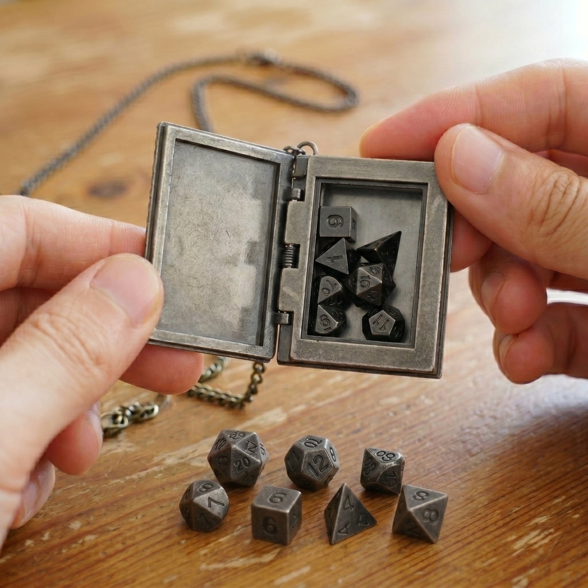 Geloho dice set necklace Orc Warrior Dice Necklace