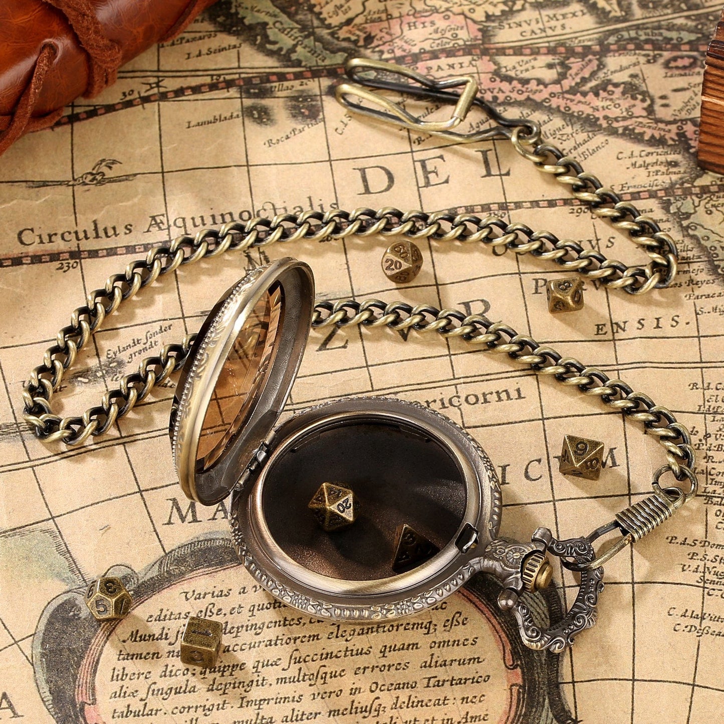 Geloho D20, Dragon Vintage Transparent Pocket Watch Dice Set